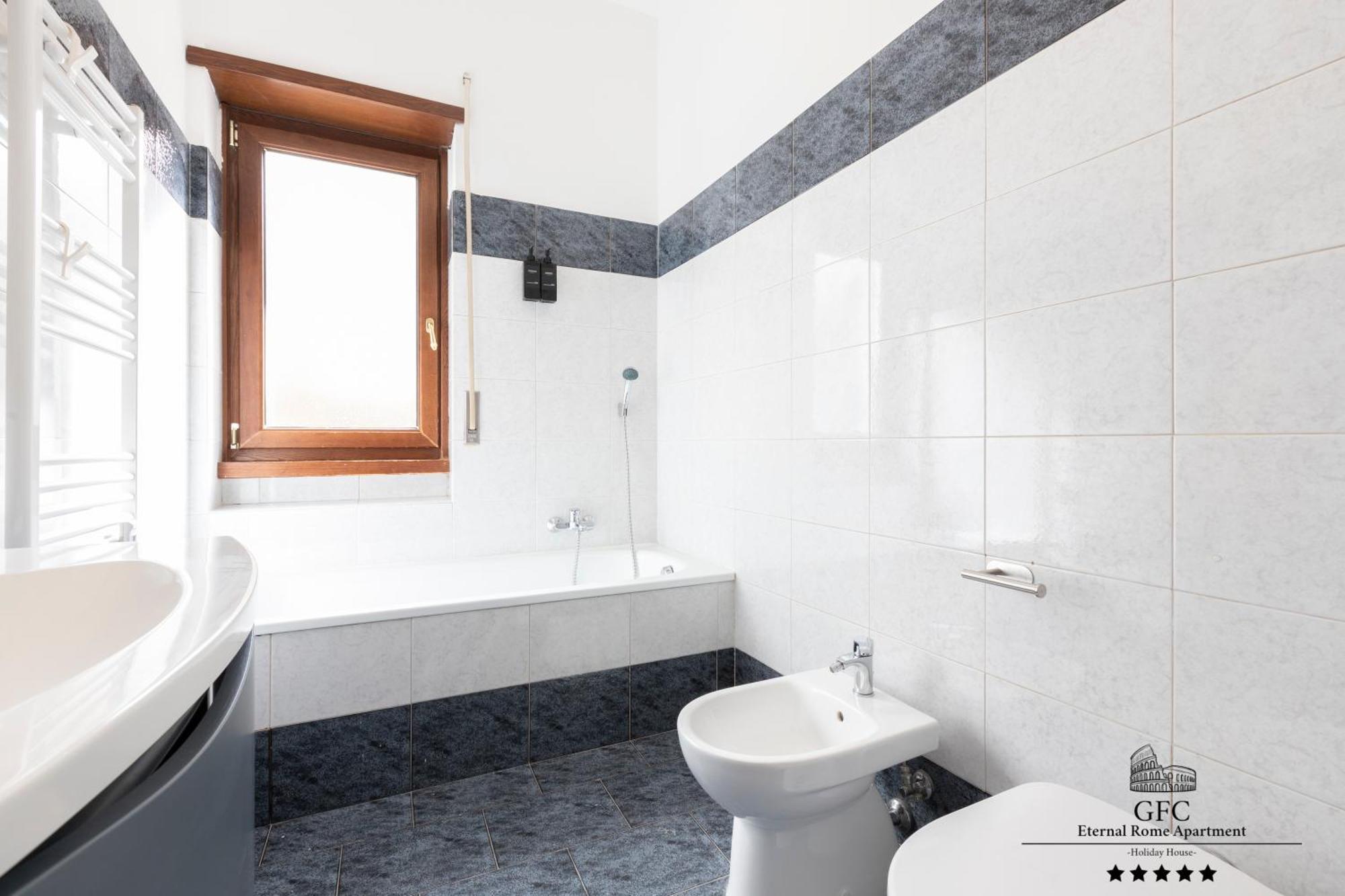 Gfc Eternal - 5min To Tiburtina Station Metrob, 2 Bathrooms, Terrace, A-c