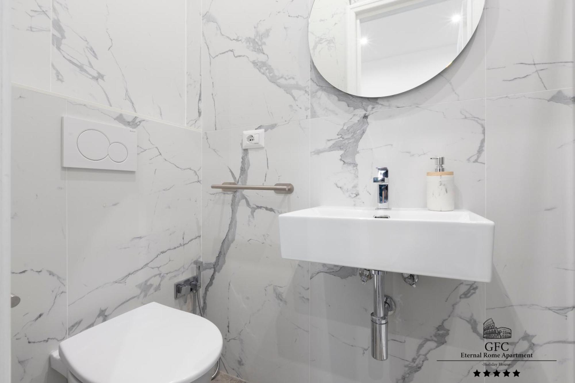 Apartment Gfc Eternal - 5min To Tiburtina Station Metrob, 2 Bathrooms, Terrace, A-c Rom