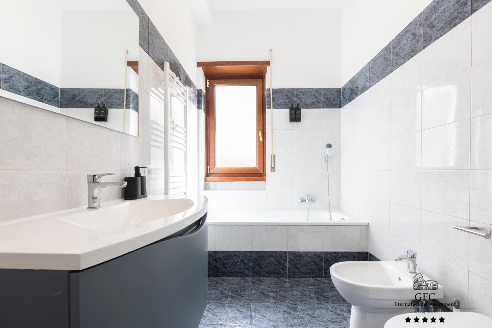 Gfc Eternal - 5min To Tiburtina Station Metrob, 2 Bathrooms, Terrace, A-c Apartment *