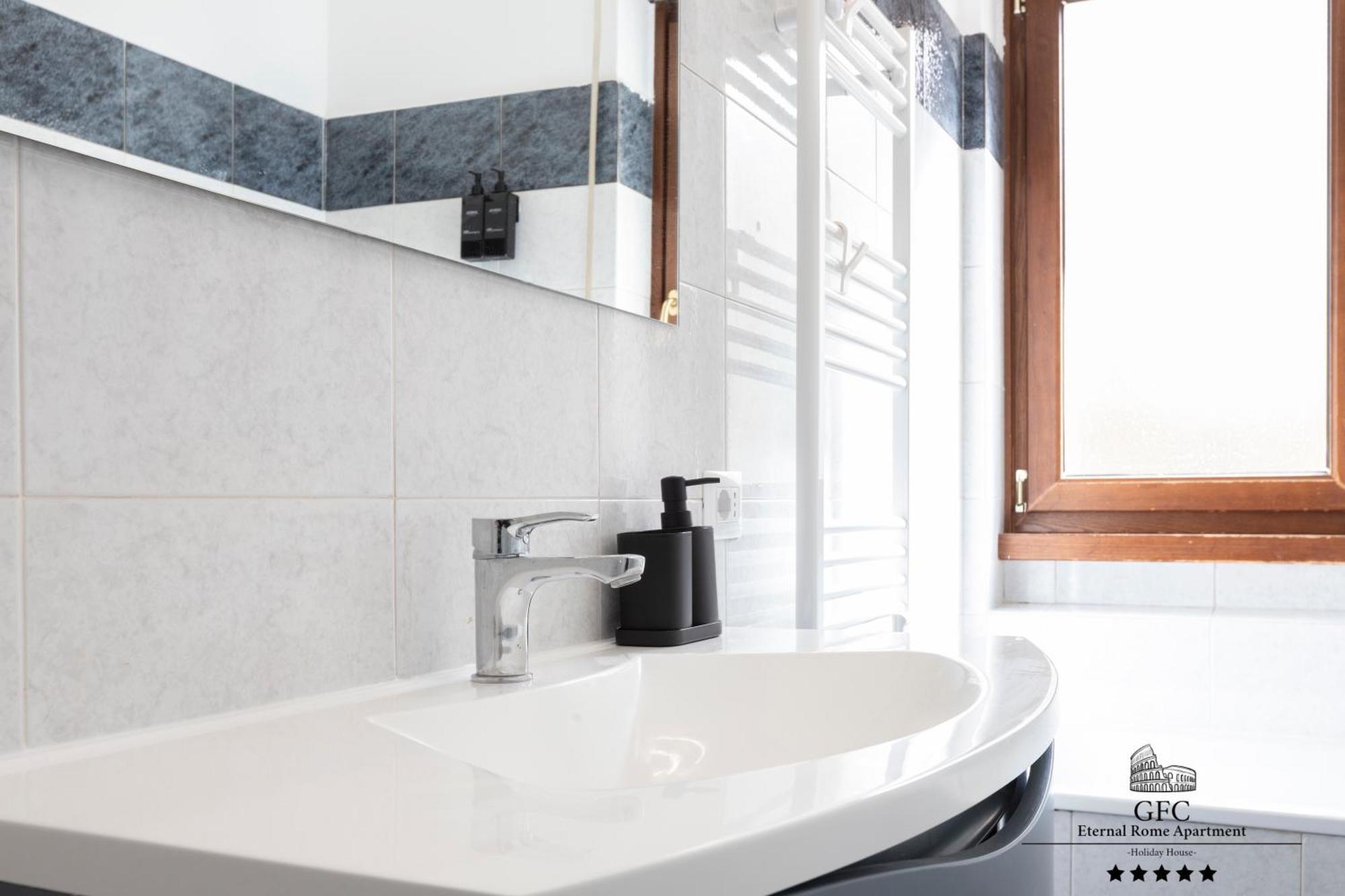 Gfc Eternal - 5min To Tiburtina Station Metrob, 2 Bathrooms, Terrace, A-c