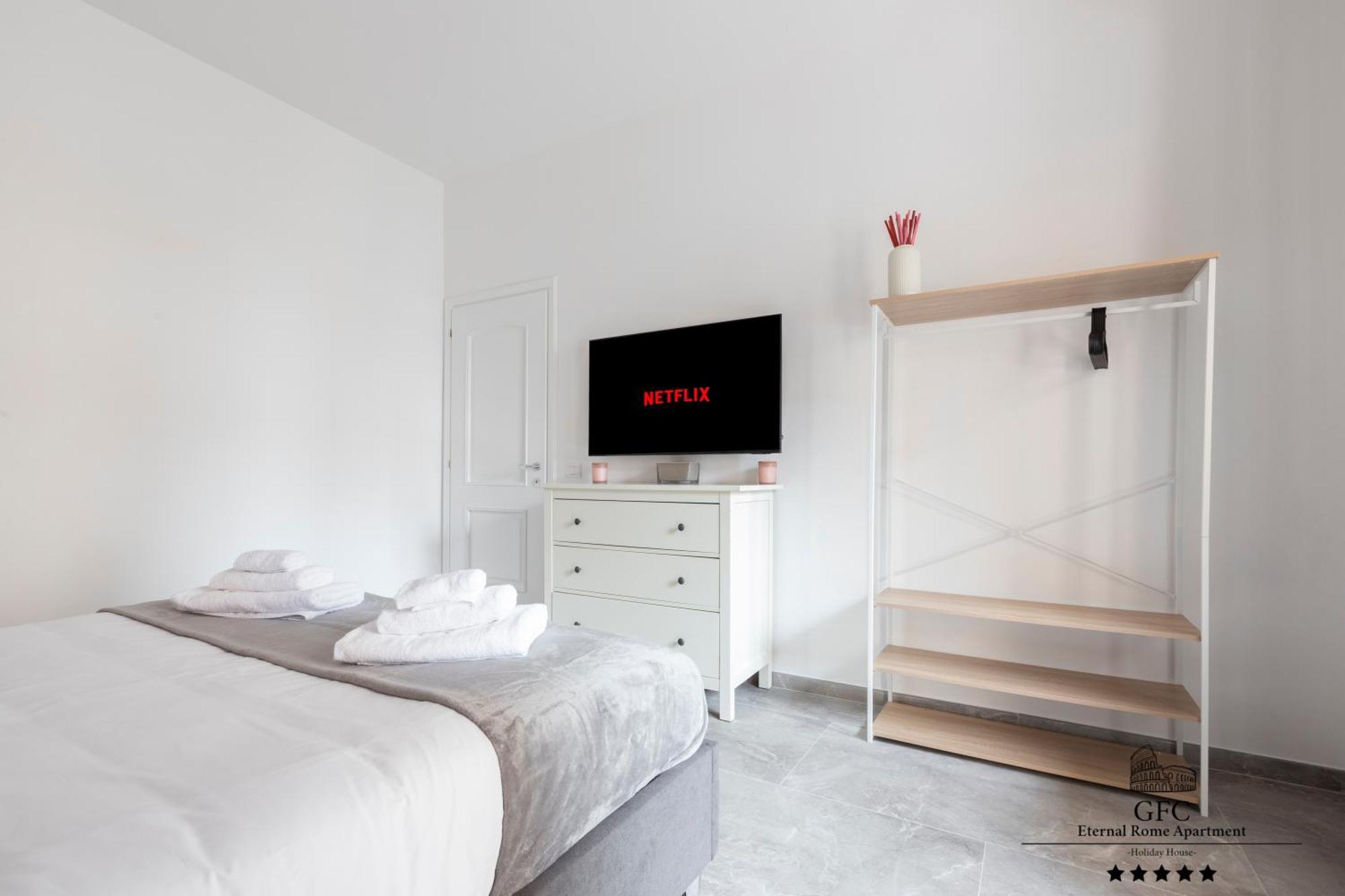Apartment Gfc Eternal - 5min To Tiburtina Station Metrob, 2 Bathrooms, Terrace, A-c